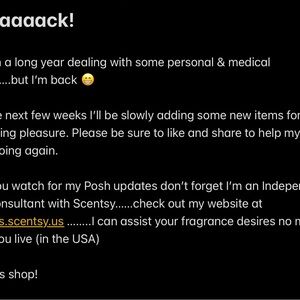 NOBRAND Black Text Graphic Tee